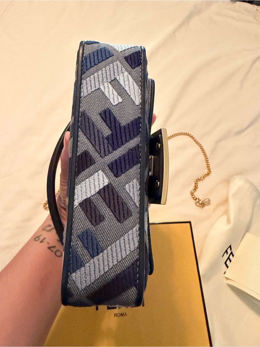 Fendi Navy denim mini baguette - Picture 3 of 12